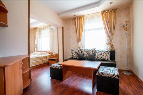 Раѝ Hotel Хисаря Екстериор снимка